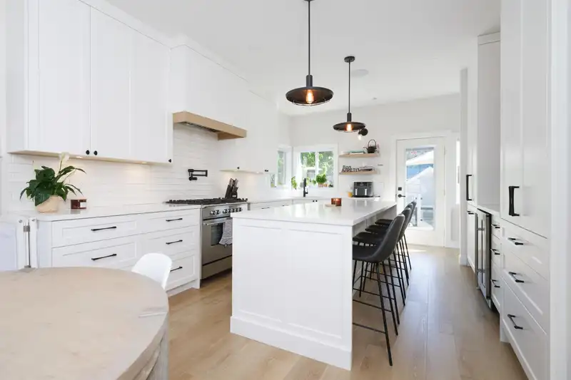 828 E 32ND AVENUE - photo 4 of 29