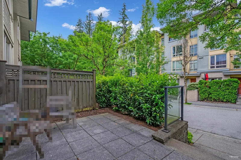 51 9229 UNIVERSITY CRESCENT - photo 3 of 25