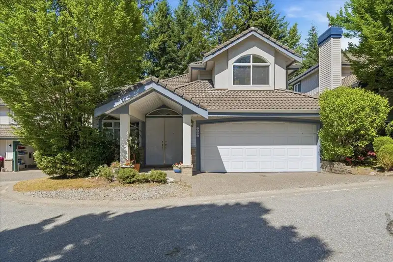 1594 PLATEAU CRESCENT - photo 1 of 40