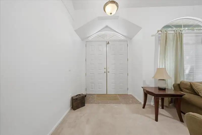 1594 PLATEAU CRESCENT - photo 4 of 40