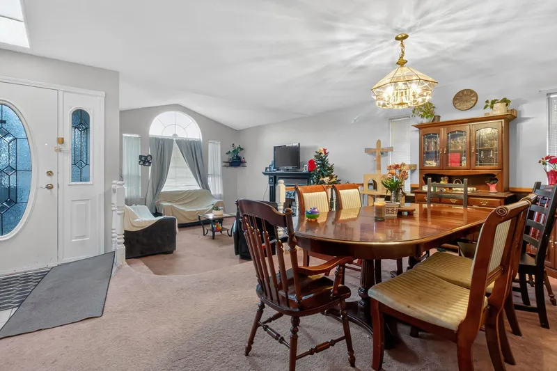 7903 164 STREET - photo 2 of 22