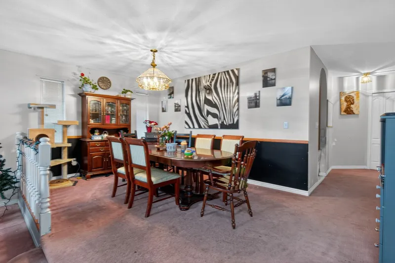 7903 164 STREET - photo 4 of 22