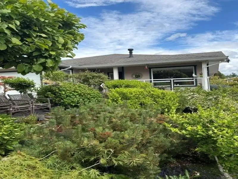 6252 BAILLIE ROAD - photo 2 of 29
