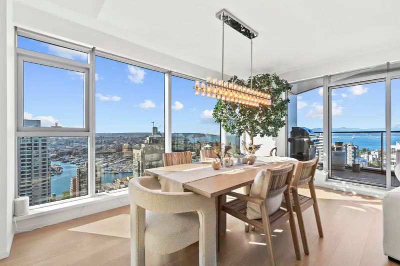 2403 889 PACIFIC STREET - photo 3 of 25