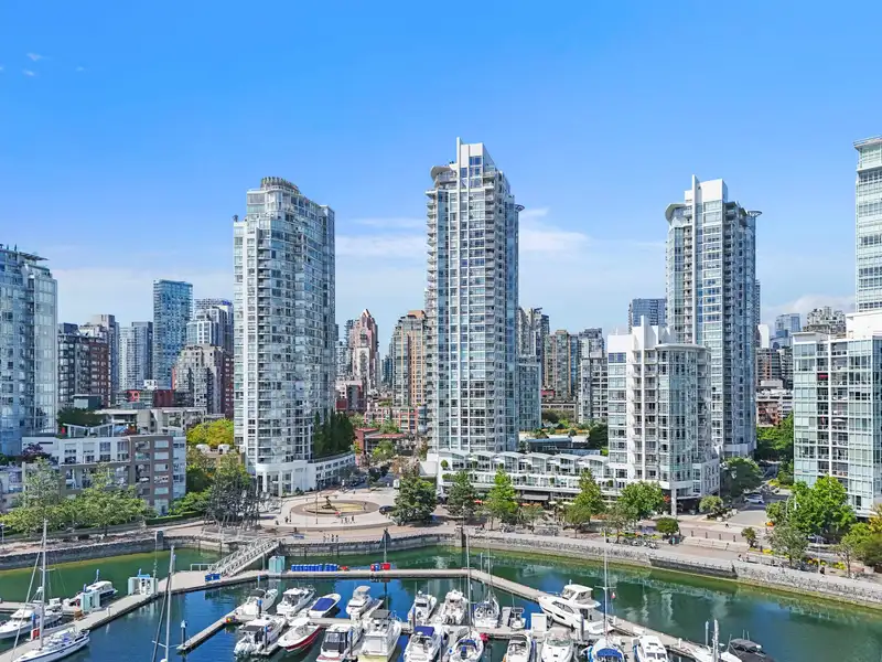 2907 1199 MARINASIDE CRESCENT - photo 1 of 40