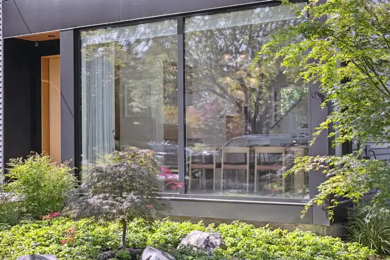 4521 SOPHIA STREET - photo 3 of 40