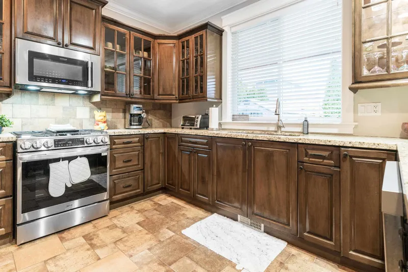 8761 MACHELL STREET - photo 4 of 25