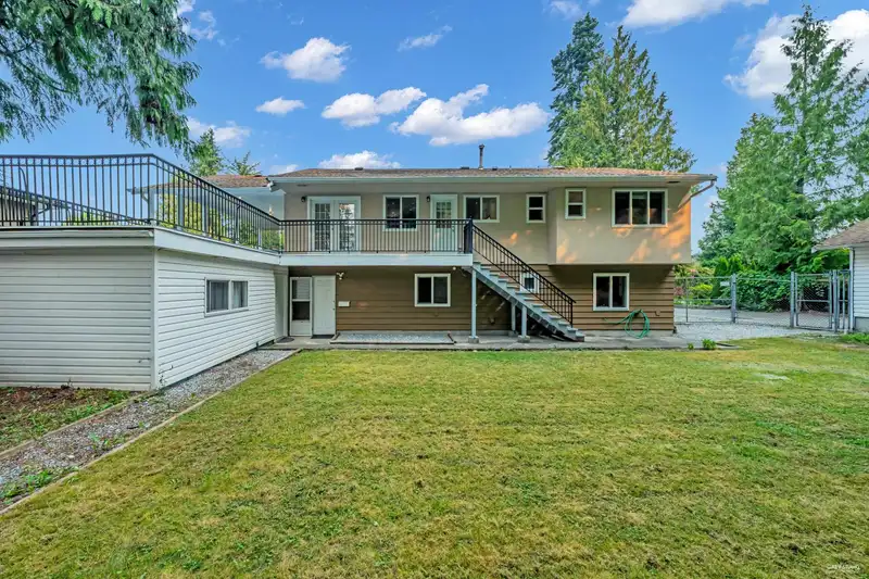 1226 BARBERRY DRIVE - photo 2 of 28