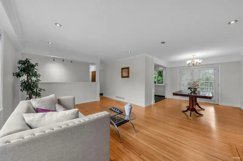 1226 BARBERRY DRIVE - photo 3 of 28