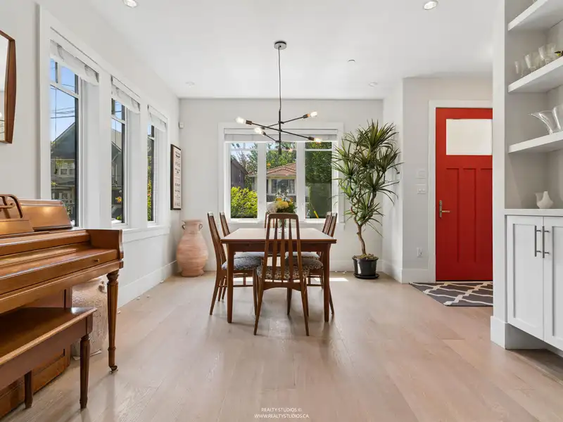 119 E 27TH AVENUE - photo 2 of 40