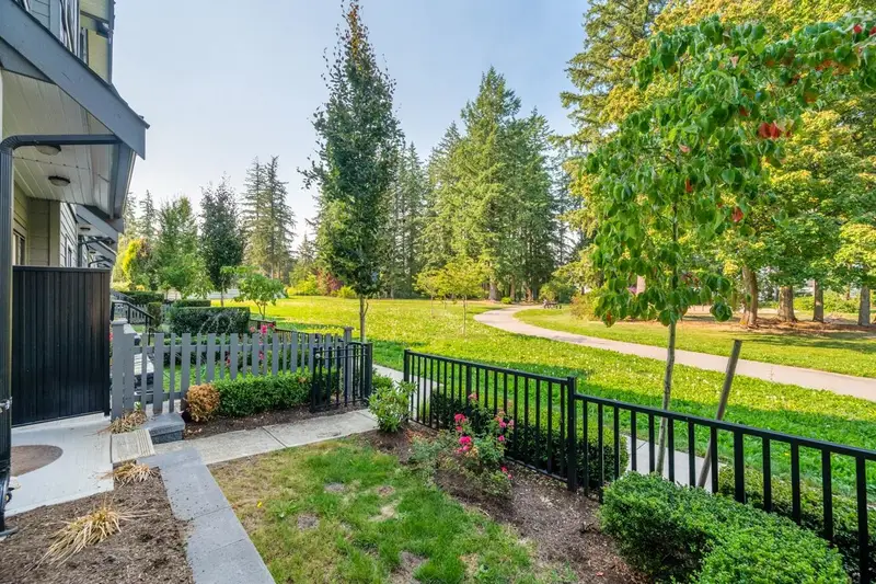 39 16760 25 AVENUE - photo 2 of 25