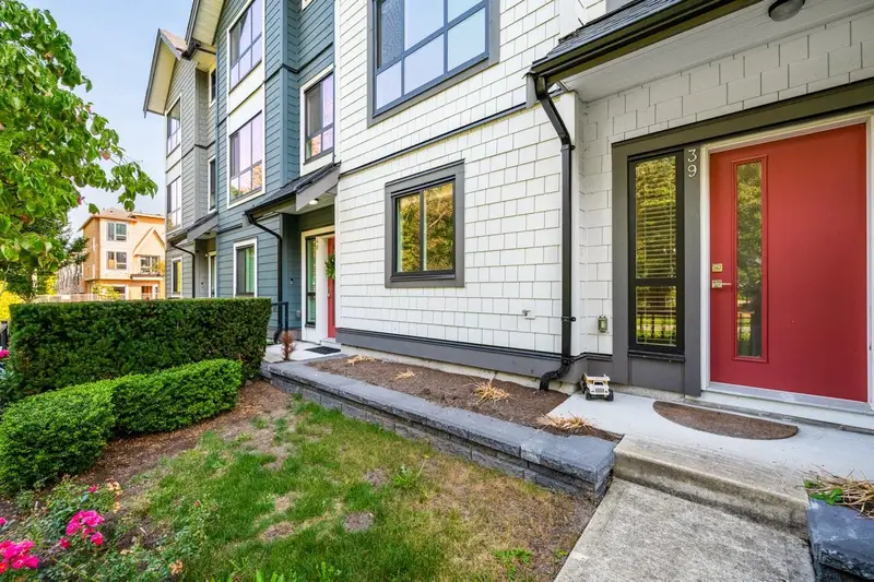 39 16760 25 AVENUE - photo 3 of 25