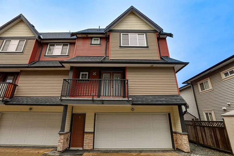 5 305 JARDINE STREET - photo 2 of 25