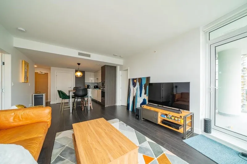 1902 4458 BERESFORD STREET - photo 2 of 25