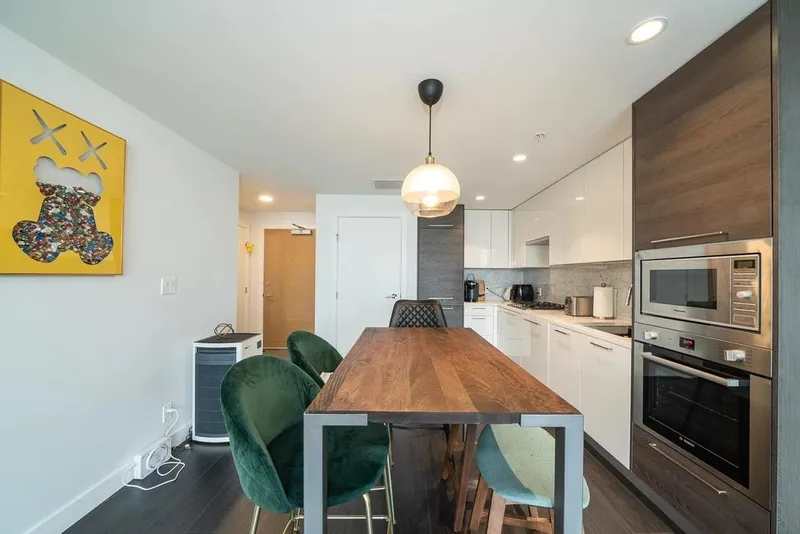 1902 4458 BERESFORD STREET - photo 4 of 25