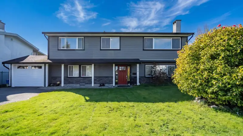 6096 49 AVENUE - photo 1 of 25