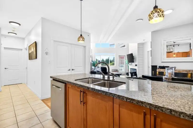 410 12350 HARRIS ROAD - photo 4 of 21