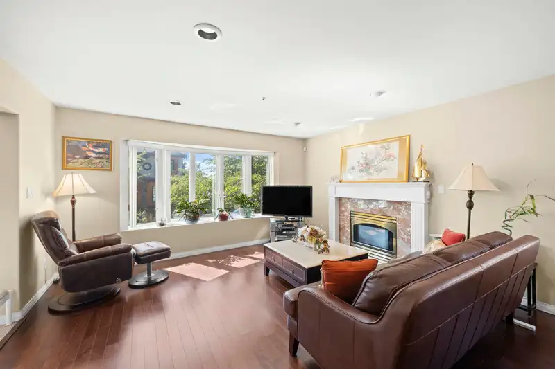 3838 PENTICTON STREET - photo 3 of 35