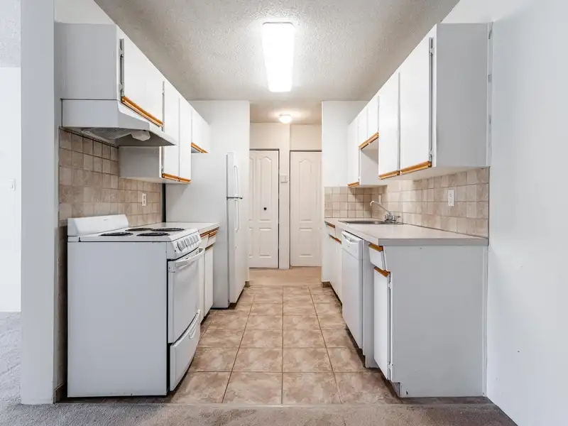 312 620 EIGHTH AVENUE - photo 4 of 21