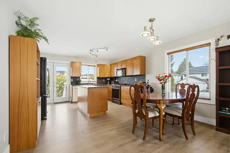 33275 CHERRY AVENUE - photo 4 of 40