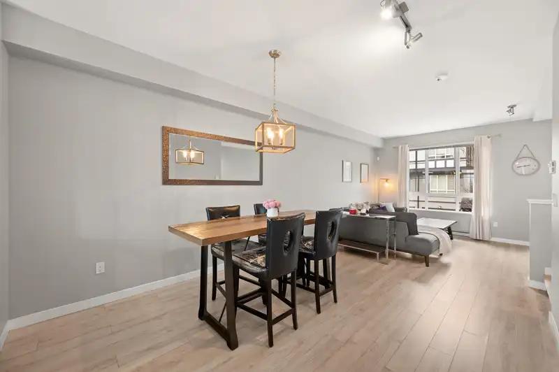 27 1338 HAMES CRESCENT - photo 4 of 16