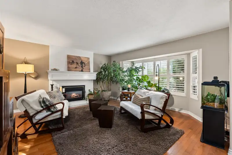 1356 COMPSTON CRESCENT - photo 4 of 39