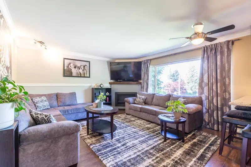 8034 BEAVER DRIVE - photo 3 of 40
