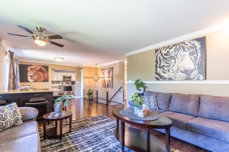 8034 BEAVER DRIVE - photo 4 of 40