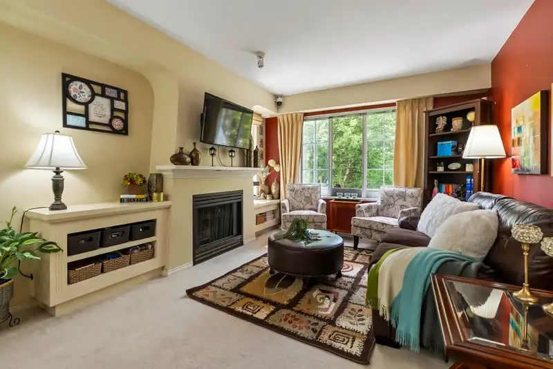 113 8775 161 STREET - photo 3 of 40