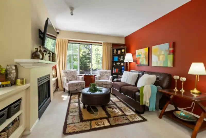 113 8775 161 STREET - photo 4 of 40