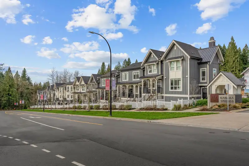 99 24951 112 AVENUE - photo 1 of 16