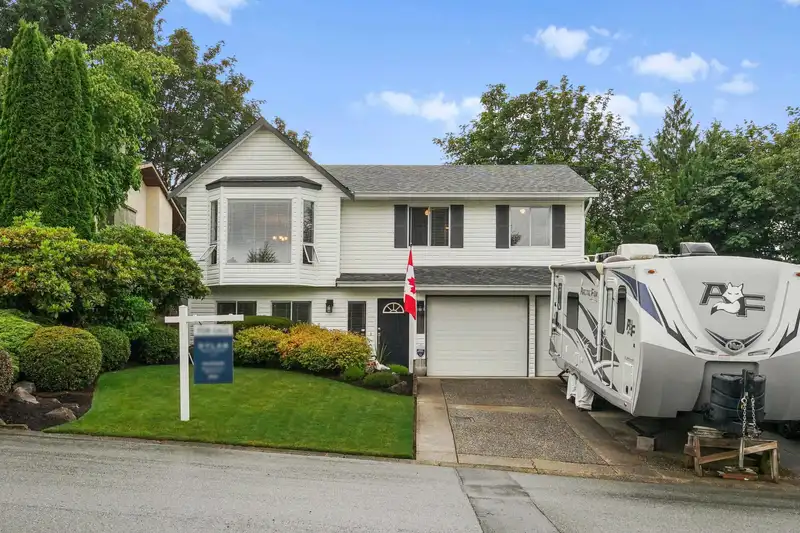 3669 BULKLEY STREET - photo 2 of 30