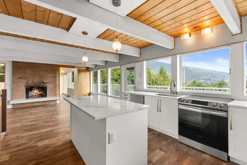 565 ST. GILES ROAD - photo 4 of 34