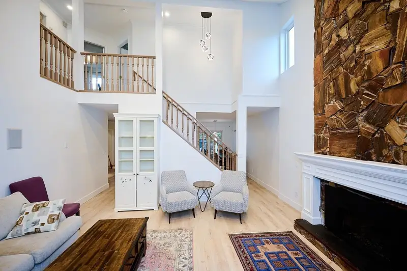 3256 DUNKIRK AVENUE - photo 4 of 25