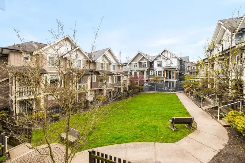 70 6575 192 STREET - photo 3 of 40
