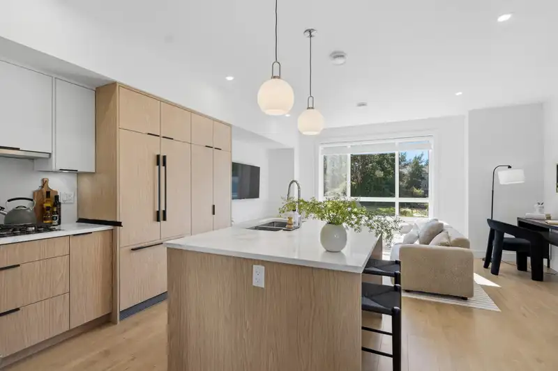 13 5993 143 STREET - photo 3 of 34