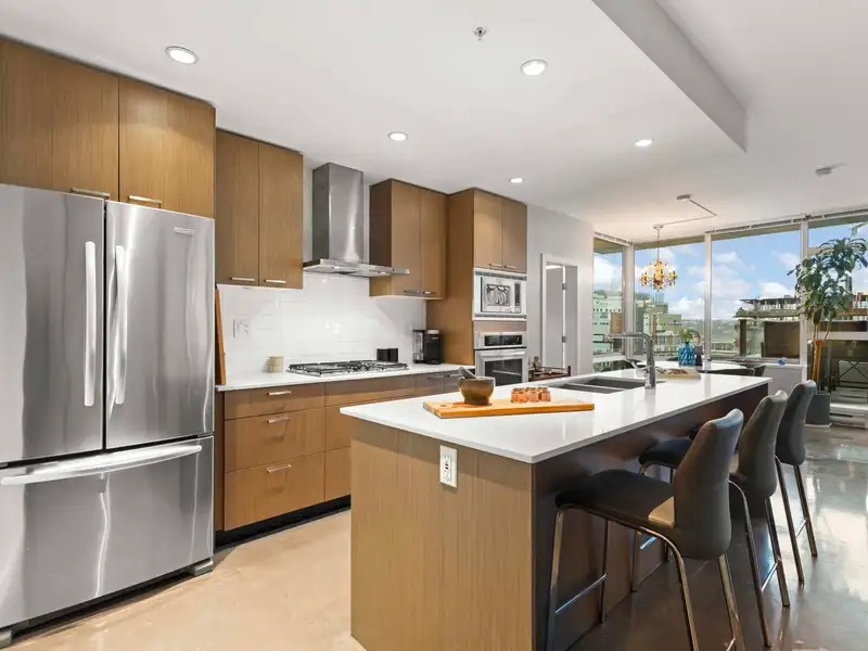 PH909 221 UNION STREET - photo 2 of 37