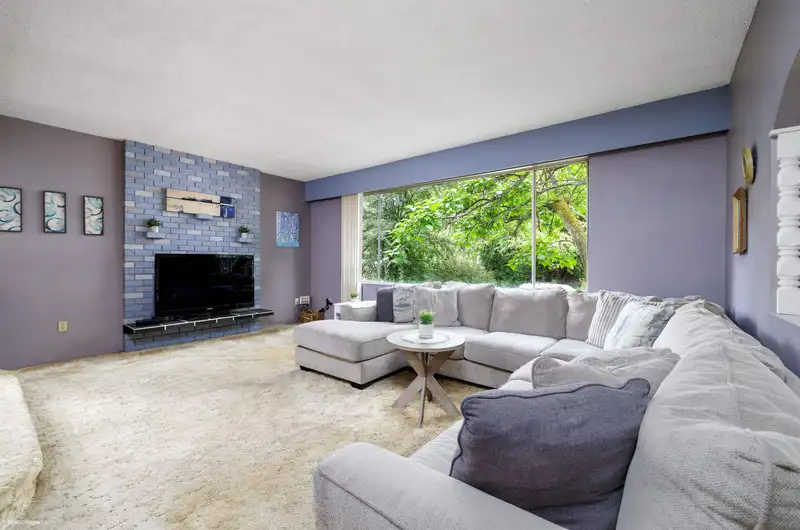 7733 138 STREET - photo 3 of 27