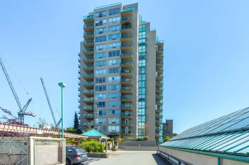 1507 612 SIXTH STREET - photo 1 of 39