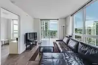 2208 3007 GLEN DRIVE - thumbnail 12