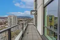 2208 3007 GLEN DRIVE - thumbnail 4
