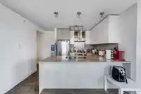 2208 3007 GLEN DRIVE - thumbnail 7