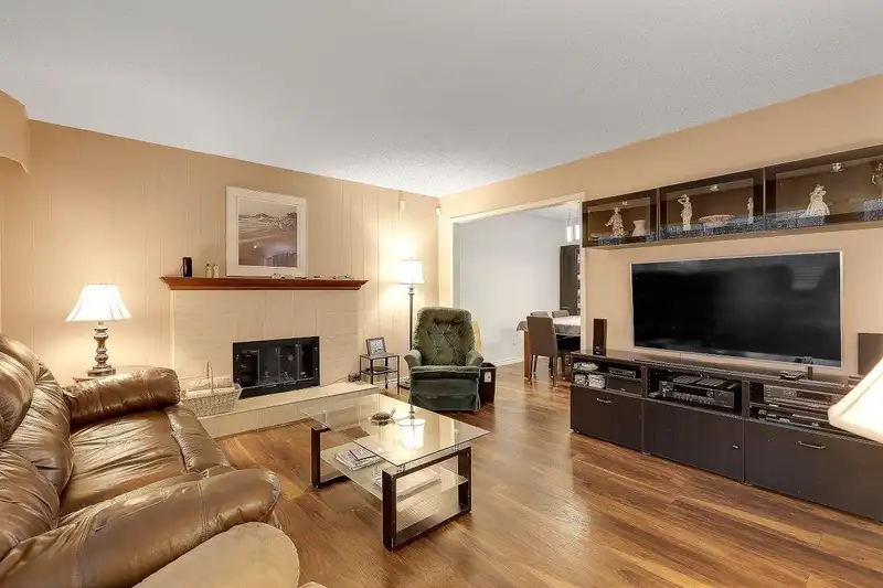 14415 114 AVENUE - photo 3 of 36