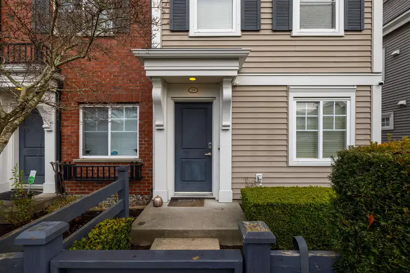 29 7238 189 STREET - photo 2 of 38