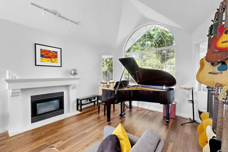 2972 ROBSON DRIVE - photo 4 of 25