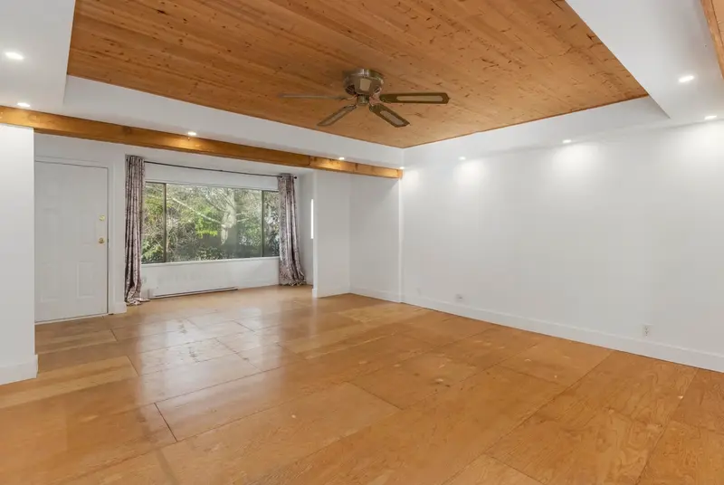 37970 FIFTH AVENUE - photo 4 of 21