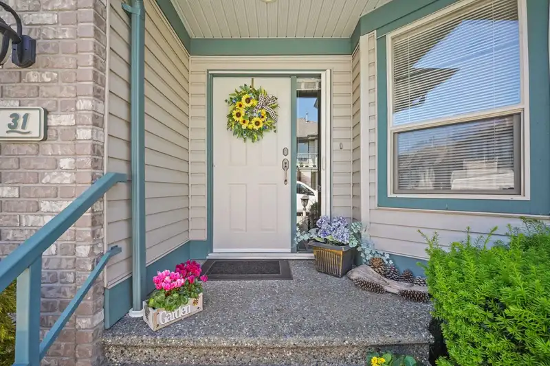 31 31517 SPUR AVENUE - photo 4 of 40