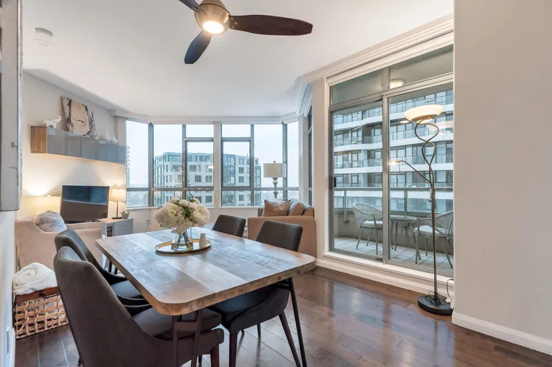 1306 1383 HOWE STREET - photo 3 of 25