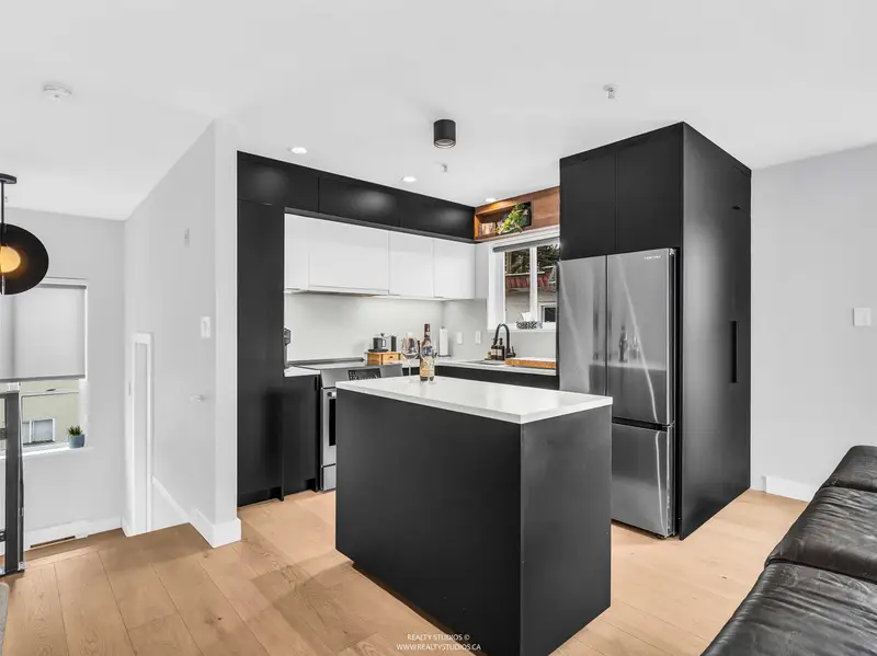 2168 WALL STREET - photo 3 of 25