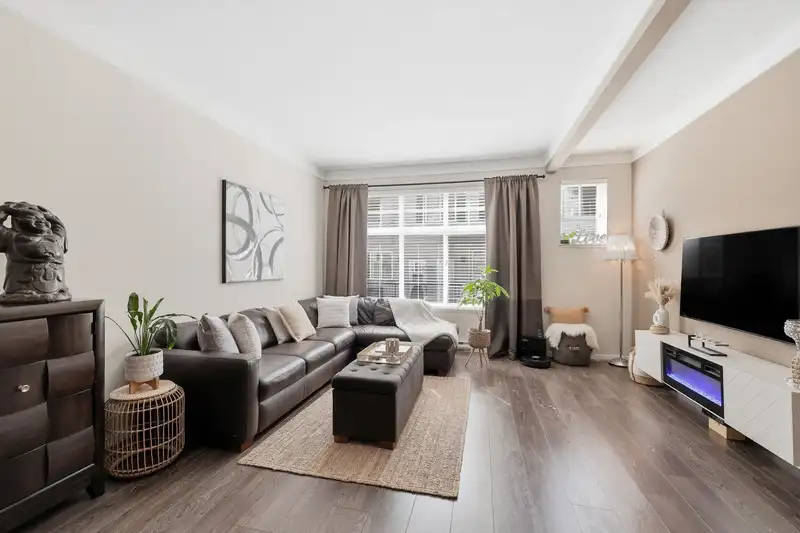 56 5858 142 STREET - photo 3 of 34